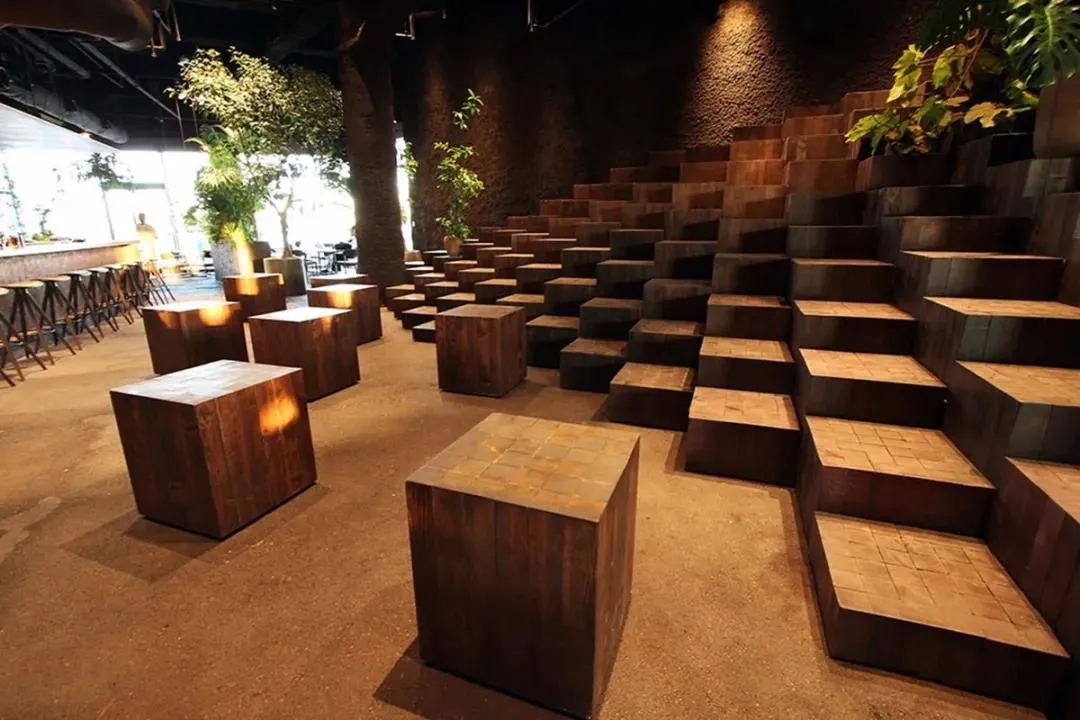 饮品这个日本餐饮空间设计，带你来到热带丛林