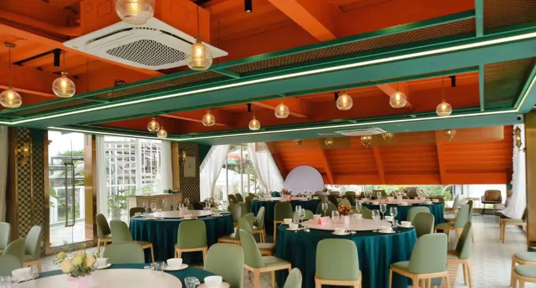 饮品将色彩碰撞到底，看这家深圳餐饮空间设计如何诠释独特的摩洛哥风情